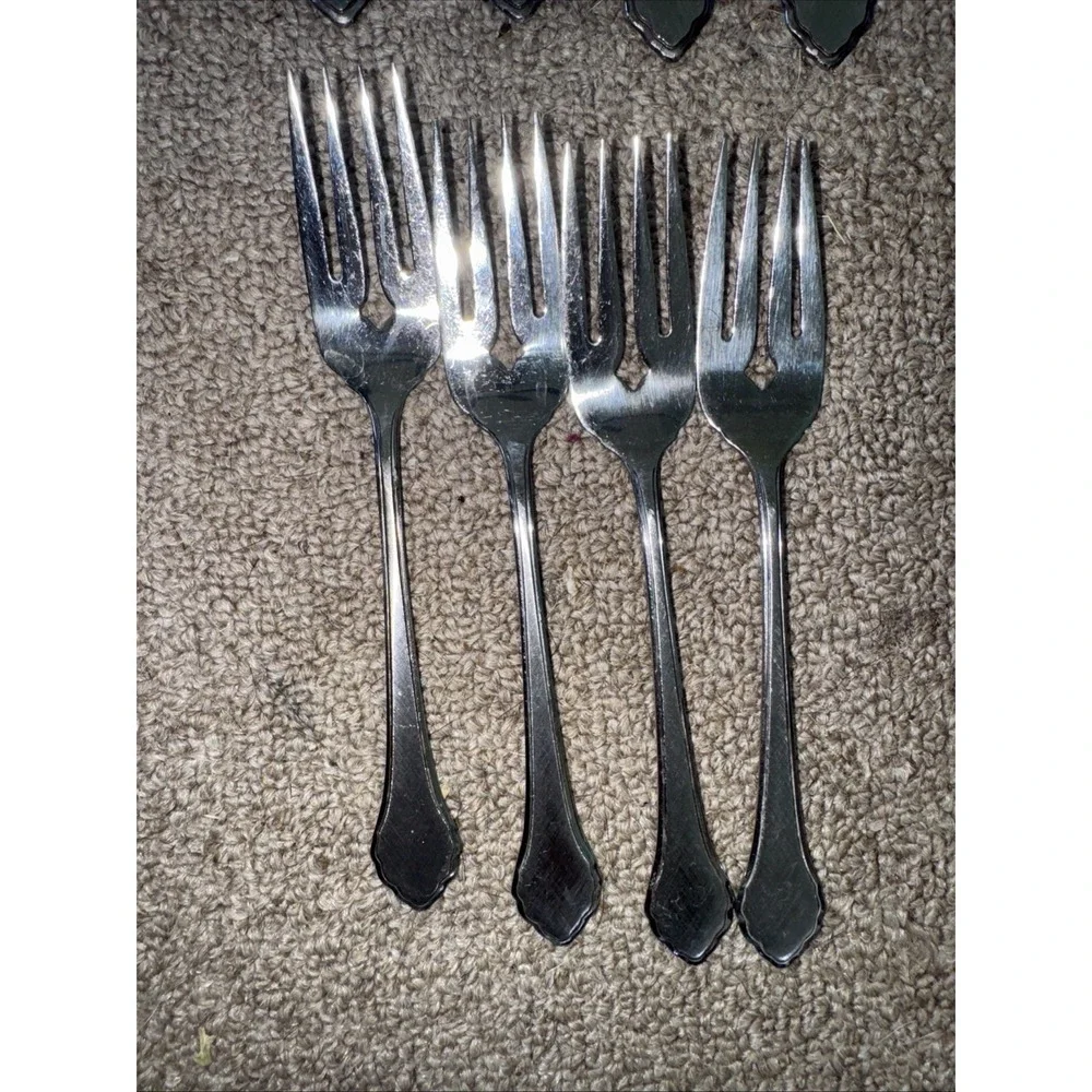 15 Pc Oneida Ltd Wm A Rogers Deluxe Summer Mist AUTUMN GLOW‎ Stainless Flatware